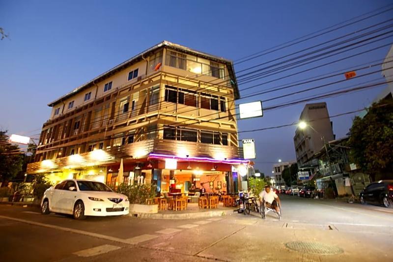 앳 스마일 하우스 호텔 방콕 외부 사진